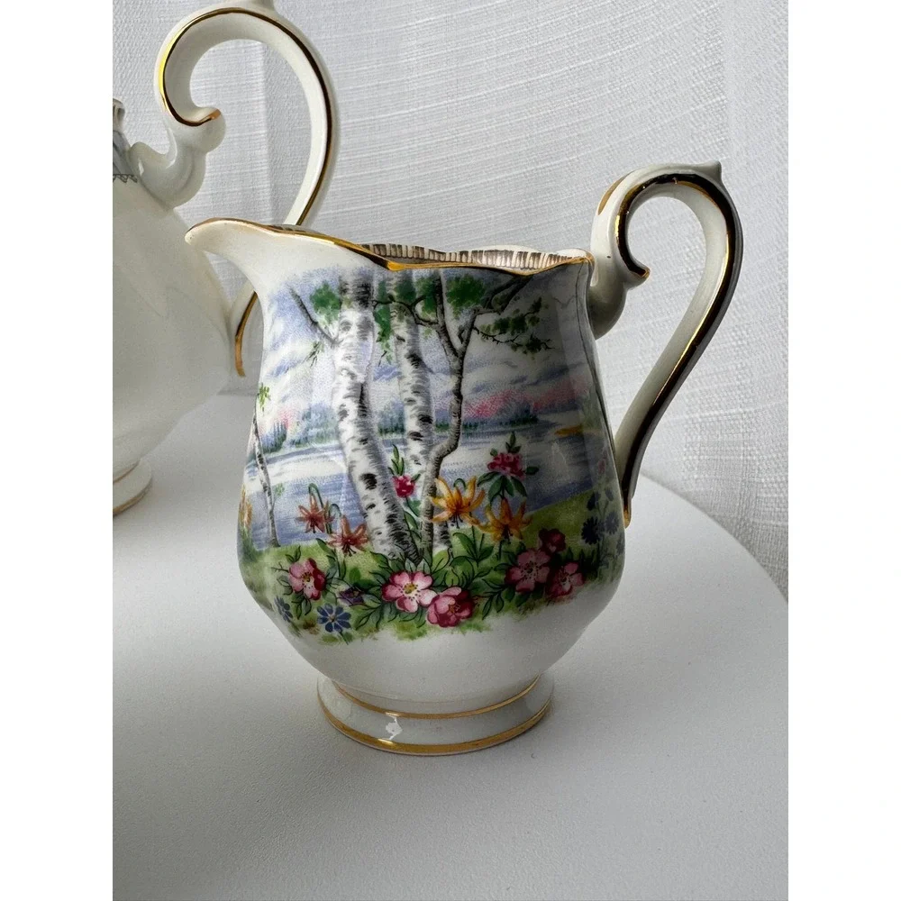 Royal Albert beautiful vintage